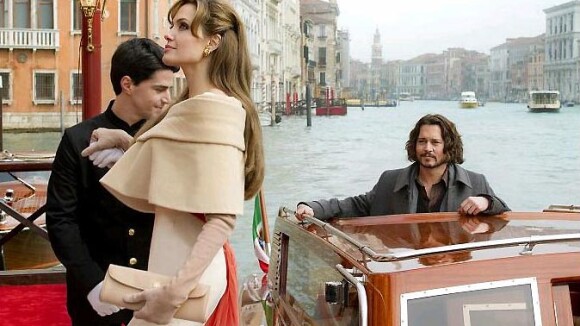 Découvrez Angelina Jolie et Johnny Depp dans le tout premier cliché officiel de The Tourist !