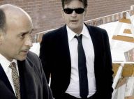Charlie Sheen : Sa voiture finit encore dans le ravin !