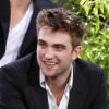 Le casting de Twilight sur le plateau du Jimmy Kimmel Live le 15 juin 2010 : Robert Pattinson