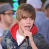 Justin Bieber présente le clip de Somebody to love, nouvel extrait de son album My Worlds, interprété en duo avec Usher.