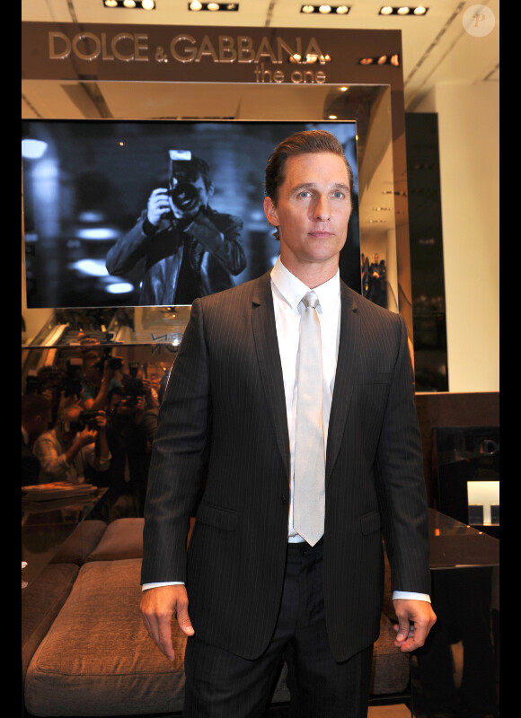 Video Matthew McConaughey dans la pub pour le parfum The One de Dolce Gabbana Purepeople