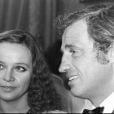 Laura Antonelli au côté de son compagnon de l'époque, Jean-Paul Belmondo en 1974 