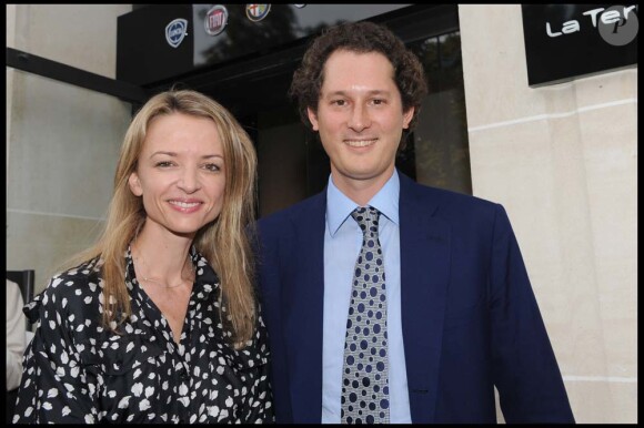 Inauguration Motor Village de Fiat sur les Champs-Elysées : John Elkann et Delphine Arnault Gancia