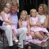 Willem-Alexander et Maxima des Pays-Bas en famille dans les jardins de la villa Eikenhorst, leur domicile à Wassenaar, le 5 juillet 2010.