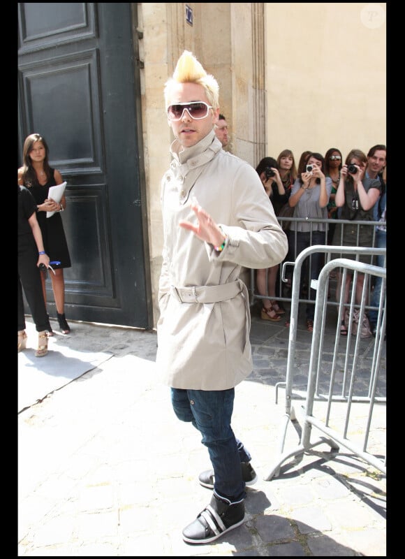 Jared Leto lors de son arrivée au défilé Dior Haute Couture le 5 juillet 2010 à Paris