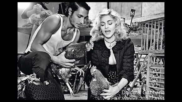 Madonna : Découvrez-la en fermière rétro chic... elle est fantastique !