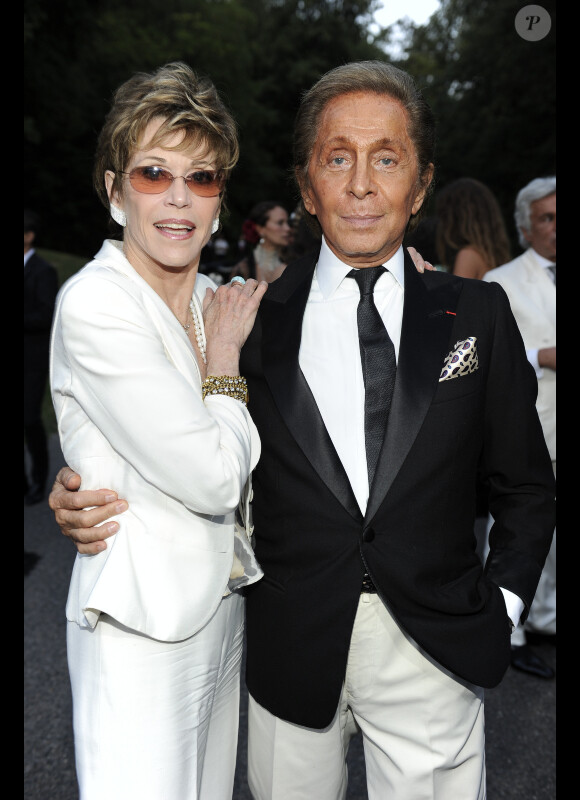 Jane Fonda et Valentino à la soirée Valentino à Paris le 7 juillet 2010