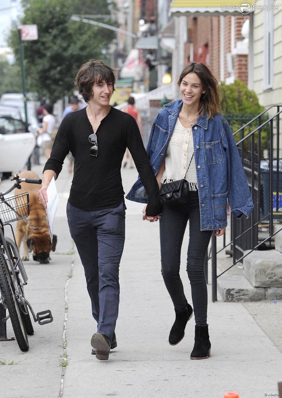 Alexa Chung et son boyfriend Alex Turner à New York Purepeople