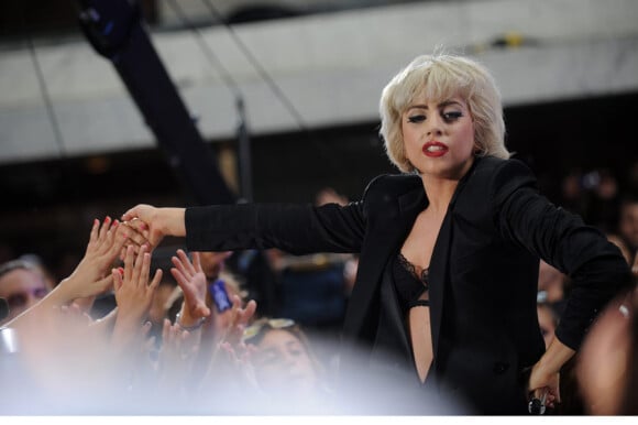 Sans ses artifices, Lady Gaga n'est plus vraiment l'exemple de sex appeal qu'on connait...