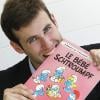 John est le petit-fils de Peyo, créateur des Schtroumpfs.
