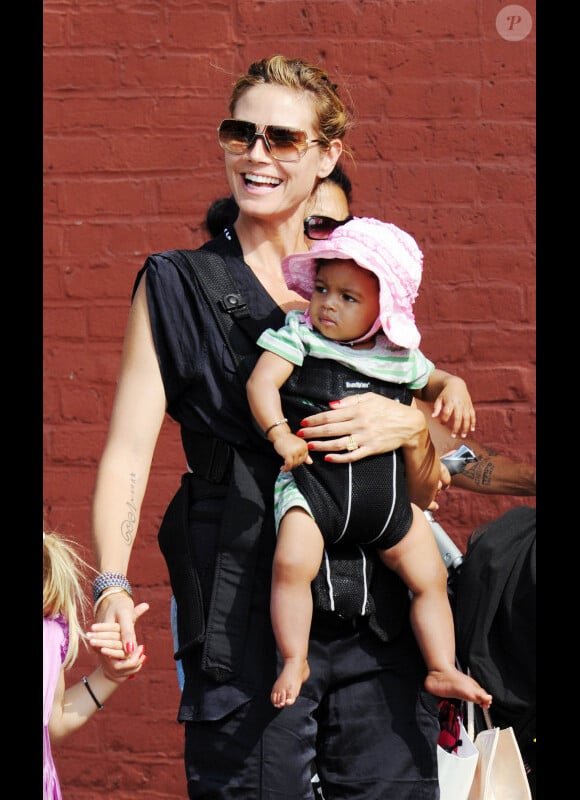 Heidi Klum en famille à New york, le 16 juillet 2010