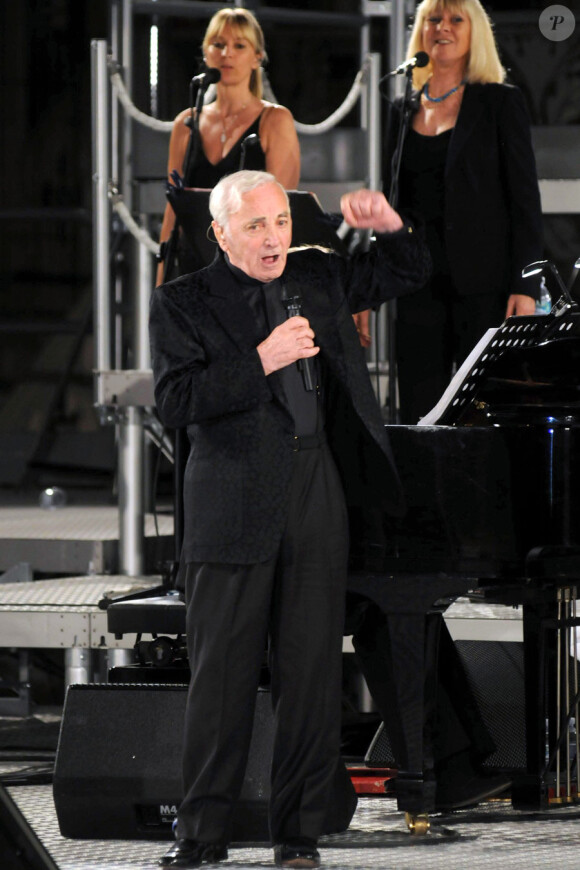 Charles Aznavour donne un concert à Milan le 19 juillet 2010