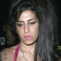 Amy Winehouse : Livrée à elle-même, elle sombre de nouveau !