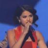 Selena Gomez, invitée sur le plateau d'America's Got Talent, interprète ton dernier tube, Round & Round.
