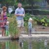 Liev Schreiber et ses enfants dans un parc à Brentwood, le 21 juillet 2010