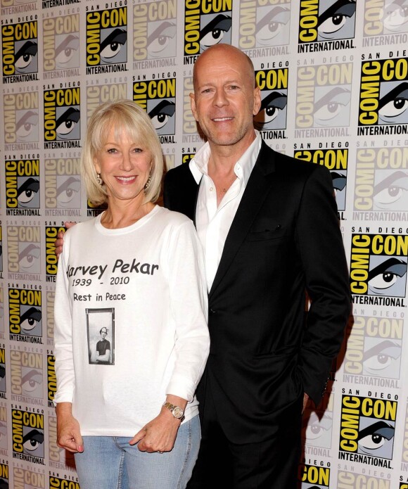 Helen Mirren et Bruce Willis à l'occasion de l'ouverture du Comic Con, à San Diego, en Californie, le 22 juillet 2010.