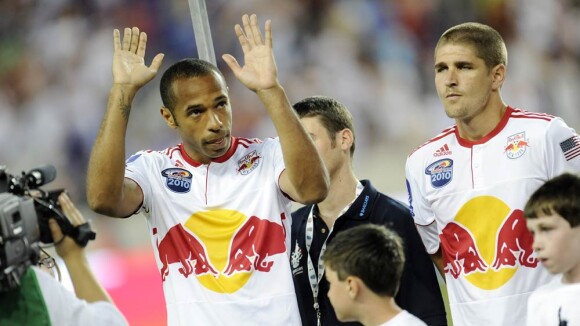 Thierry Henry : Regardez ses débuts ovationnés sous ses nouvelles couleurs... et son premier but !