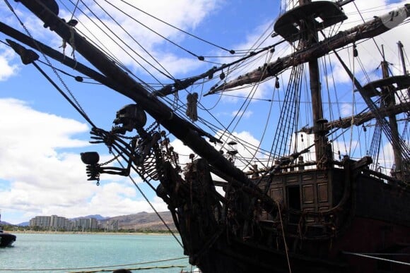 Des photos du fameux Black Pearl, sur le tournage de Pirates des Caraïbes : La Fontaine de Jouvence, en juillet 2010.