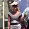 Vêtue d'une robe Hervé Léger, Britney Spears déambule dans les rues de  Los Angeles avec son petit ami, Jason Trawick, samedi 24 juillet.