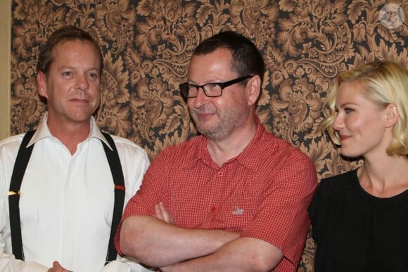 Kiefer Sutherland, Lars Von Trier et Kirsten Dunst à l'occasion de la conférence de presse de pré-tournage de Melancholia, au Trollhattan de Stockholm, en Suède, le 26 juillet 2010.