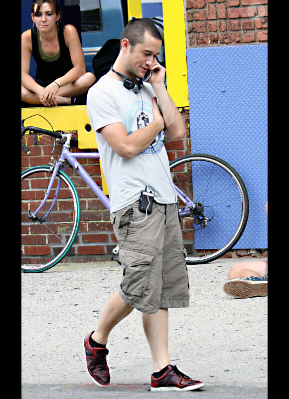 Joseph Gordon-Levitt lors du tournage de Premium Rush à New York le 29 juillet 2010