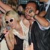 Paris Hilton au VIP Room de St-Tropez, samedi 24 juillet, interprète le hit My love is over avec Jean-Roch, propriétaire de la discothèque. 