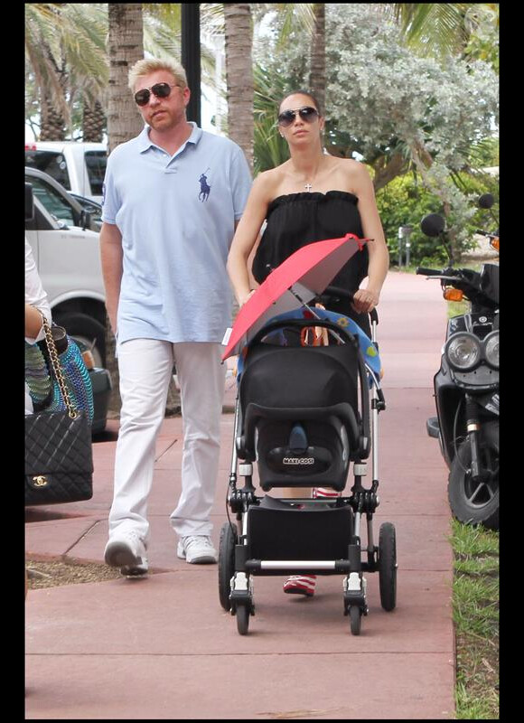 Boris Becker et son épouse Lilly. Leur petit Amadeus les accompagne.