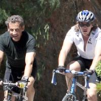 Quand Nicolas Sarkozy fait du sport avec son fils, Jacques Chirac joue les stars... coquines !
