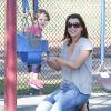 Alyson Hannigan et sa fille Satyana (7 août 2010 à Los Angeles)
