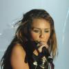 Miley Cyrus dévoile Who owns my heart, son nouveau single, dont elle tournait le clip ce week-end à Detroit.