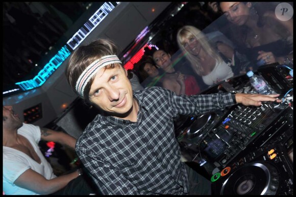 Martin Solveig et Jenson Button au VIP Room, à Saint-Tropez, le 9 août 2010