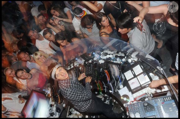 Martin Solveig et Jenson Button au VIP Room, à Saint-Tropez, le 9 août 2010