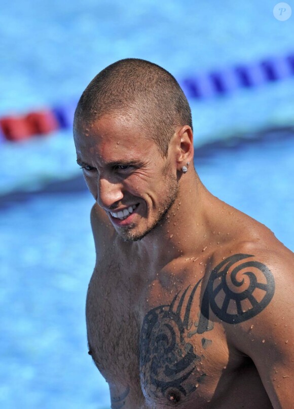 Les Français on brillamment entamé leur campagne de médailles, aux championnats d'Europe de natation 2010 à Budapest : le 10 août, Frederick Bousquet a décroché l'argent sur 50m papillon.