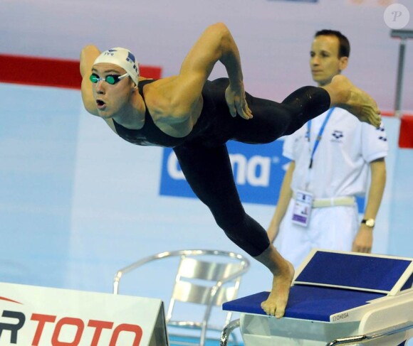 Les Français on brillamment entamé leur campagne de médailles, aux championnats d'Europe de natation 2010 à Budapest : le 10 août, Jérémy Stravius a permis aux Français de réaliser le doublé sur 100m dos, prenant l'argent.