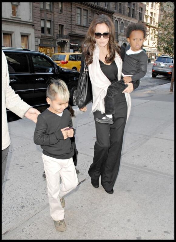 Angelina Jolie et deux de ses enfants Zahara et Maddox