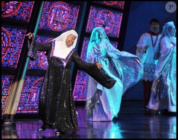 Whoopi Goldberg dans le spectacle musical Sister Act, à Londres, le 10 août 2010