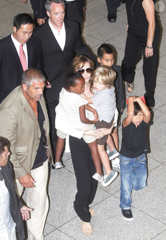 Angelina Jolie et une partie de ses enfants, Zahara, Shiloh, Pax et Maddox