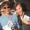 Igor et Grichka Bogdanoff signent leur livre Le visage de Dieu, à Saint-Tropez, le 15 août 2010.