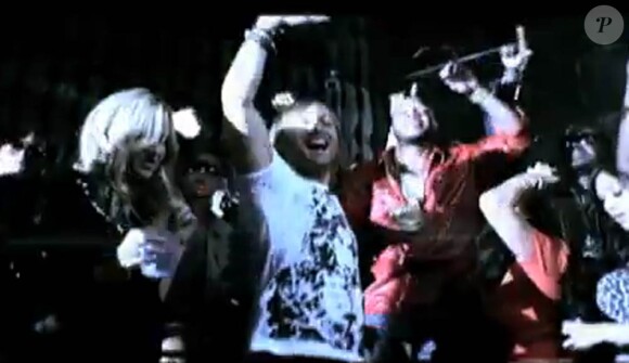 Flo Rida, avec l'aide de David Guetta, propose Club can't handle me, premier extrait de son troisième album (The Rundown - octobre 2010) et générique du film Sexy Dance 3D.