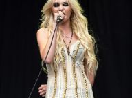 Taylor Momsen veut jouer les grandes en porte-jarretelles mais récolte... un carton rouge !