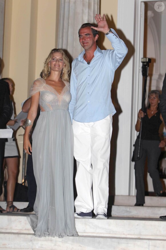 Le 24 août 2010, l'île de Spetses a vu débarquer le cortège royal invité aux noces de Nikolaos de Grèce et Tatiana Blatnik, et une soirée de répétition a eu lieu à l'Hôtel Poséidon.