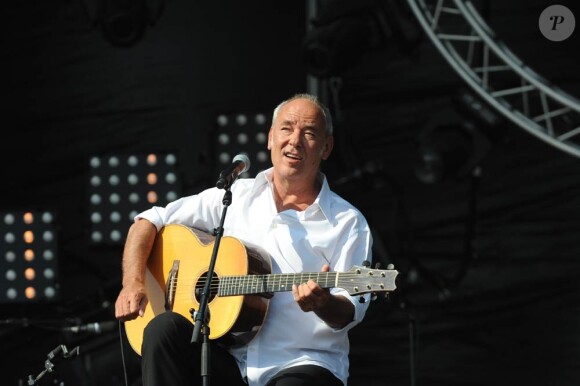 Maxime Le Forestier en concert à la fête de l'Huma en septembre 2009