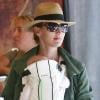 Natascha McElhone s'occupe de son petit Rex le 3 septembre 2010 dans West Hollywood  