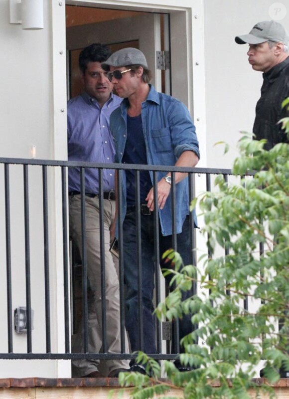 Brad Pitt fait le tour des chantiers de reconstruction de maisons, à la Nouvelle-Orléans, cinq ans après le passage de l'ouragan Katrina, le 28 août 2010.