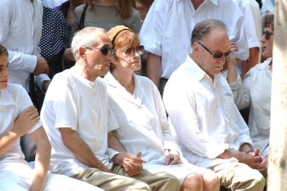 Alain Corneau, Nadine Trintignant et Jean-Louis Trintignant, lors des obsèques de Marie Trintignant, été 2003.