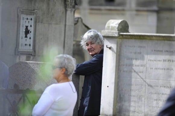 Jacques Higelin lors des obsèques d'Alain Corneau, au cimetière du Père Lachaise, à Paris, le 4 septembre 2010.