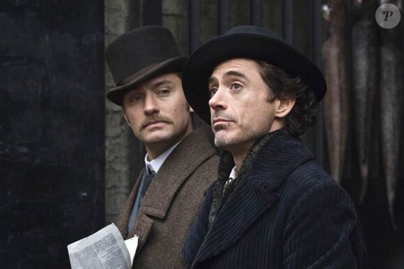Jude Law et Robert Downey Jr. dans Sherlock Holmes.