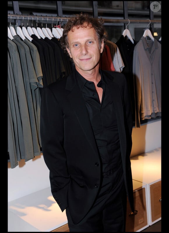 Charles Berling à la soirée de lancement de la gamme Love by Loft, à la boutique Loft Design by... Le 16 septembre 2010