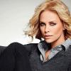 Charlize Theron pour la campagne Uniqlo