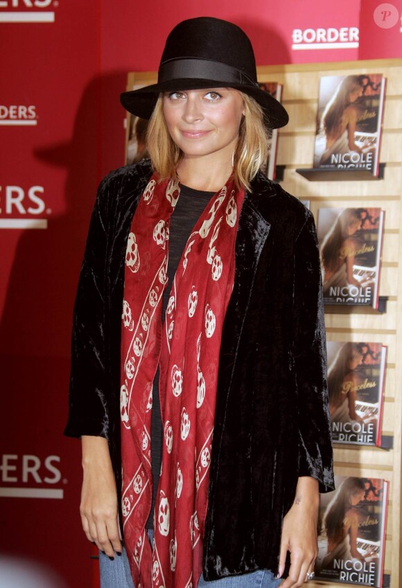 Nicole Richie lors de la promotion de son second livre Priceless chez Borders Books & Music à New York, le 28 septembre 2010